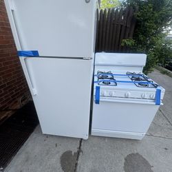 GE White Refrigerator / Gas Range Reconditioned 
