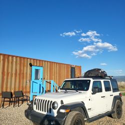 Roof Rack Crossbars And Side Rails (Jeep Wrangler)