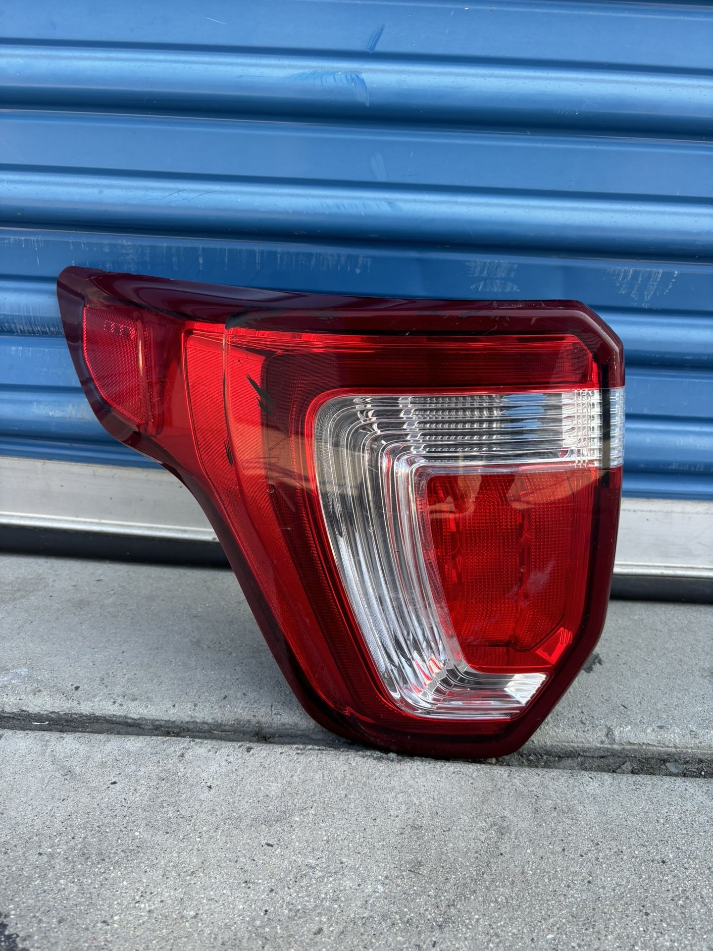 2016,2017,2018,2019 Ford Explorer Taillight/Mica Trasera Lh Driver Oem,Original  