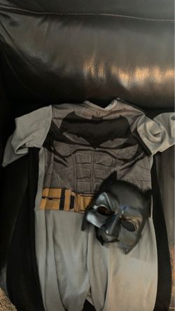 Batman costume size 5-6