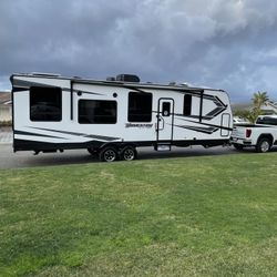 2021 30 G Model Momentum Toy Hauler