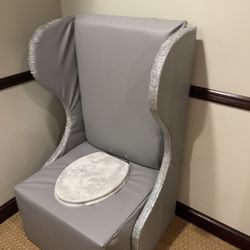 Yoni Throne Chairs