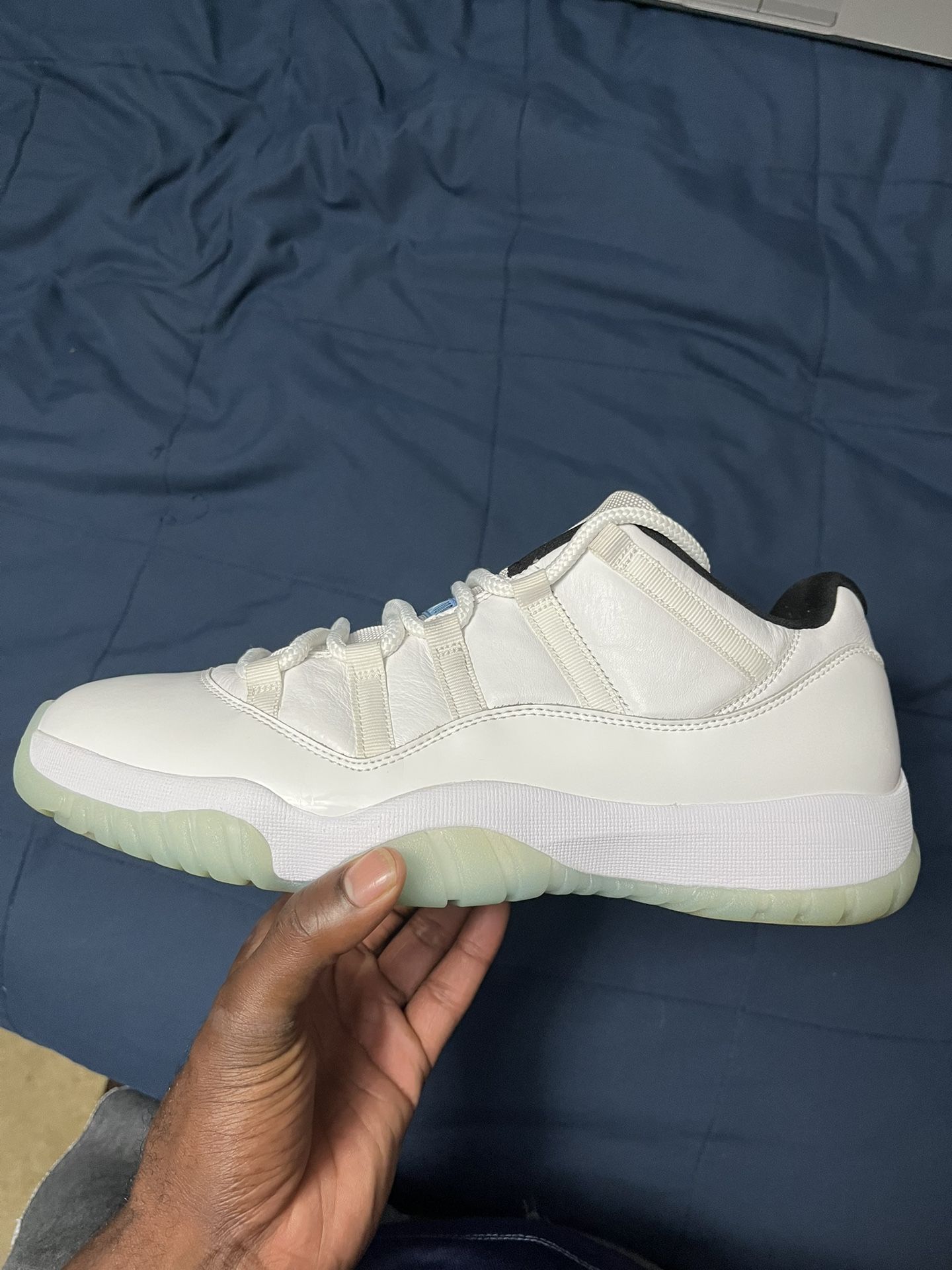 Air Jordan 11 Low Legend Blue