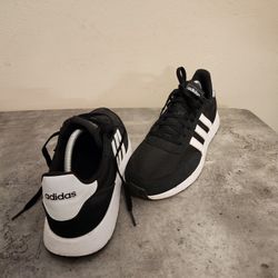 Adidas Size 10.5 Like New