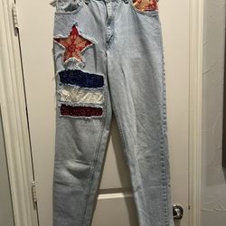 Levi’s 550 Urban Women’s Relaxed Fit High Top Denim Jeans, Tapered Leg Sewn Patches