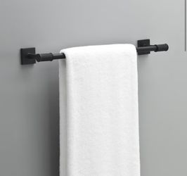 Delta-Averland 18 in. Wall Mount Towel Bar in Matte Black New in Box