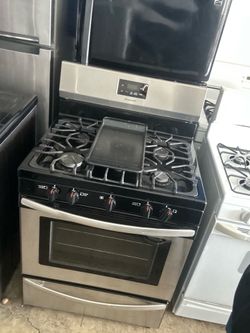 FRIGIDAIRE GAS RANGE