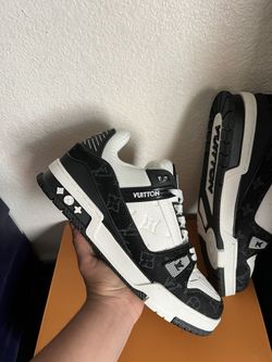 Lv Trainers White With Black 