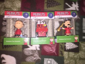 Peanuts ornament set.