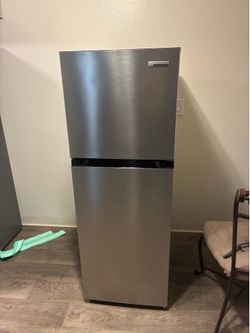 Medium sized fridge