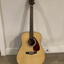 Yamaha F325 Folk Acoustic Guitar