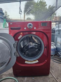 LG Washer King Size Capacity And Heavy Duty Works Excellent
