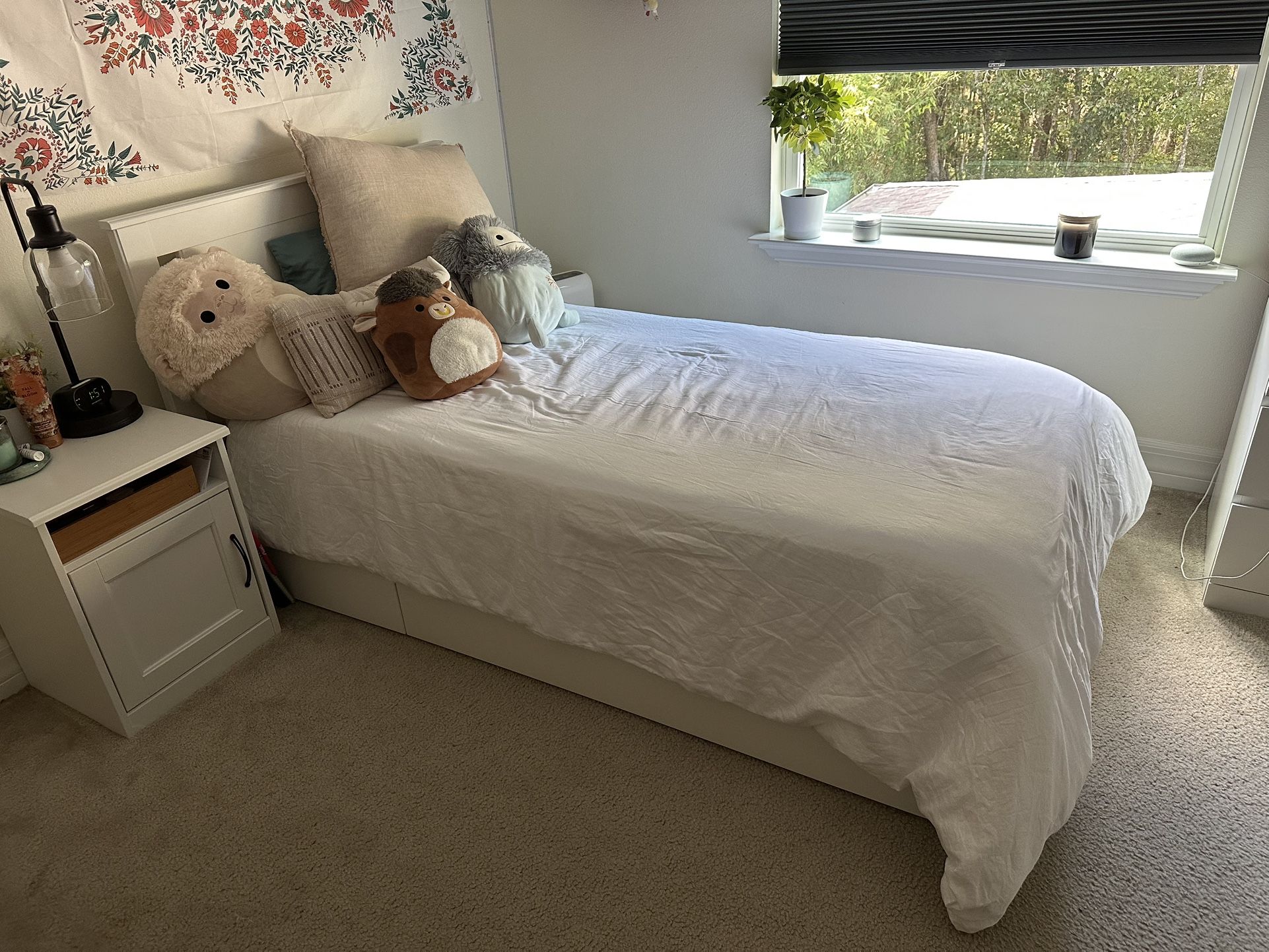 IKEA Songesang Twin Bed- Like New 