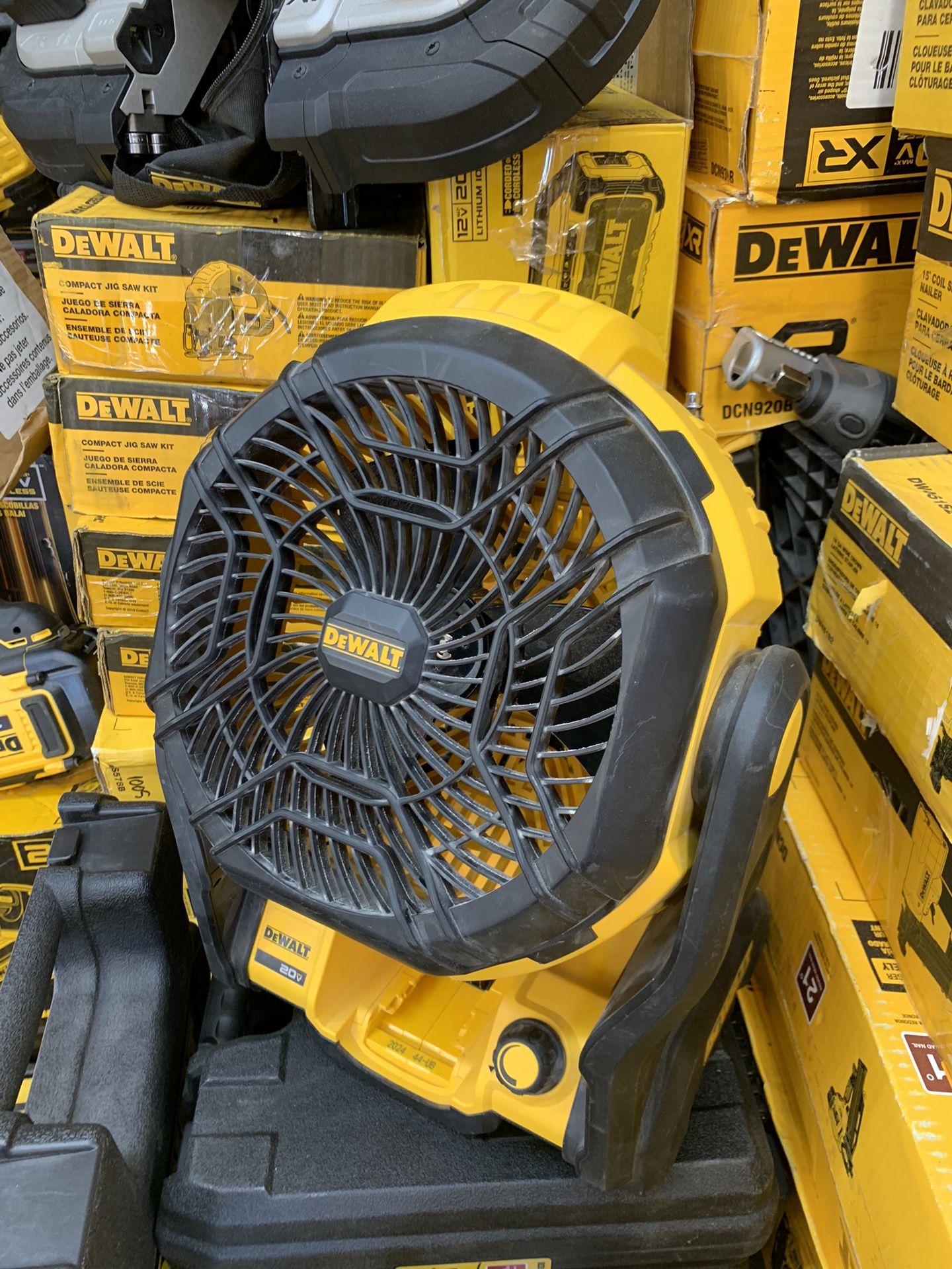 Dewalt 20V Jobsite Fan