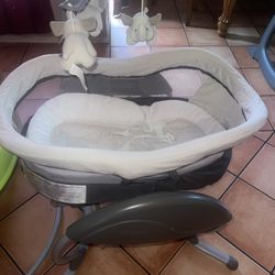 Graco baby swing 