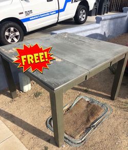 Free Solid Wood Leaf Dining Table