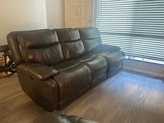 Oversized electric reclining la-z-boy furniture