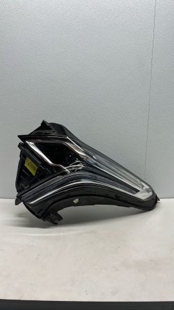 (2720) 17-25 Cadillac Xt5 Left Headlight 2017 2018 2019 2020 2021 2022 2023 2024 2025