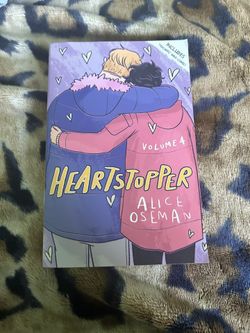 Heartstopper Vol. 4