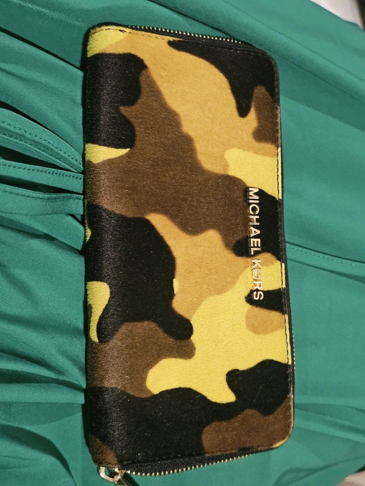 Michael Kors Hamilton Handbag With Walet 