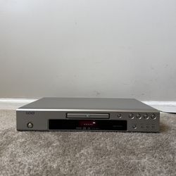 Denon DVD-556 Single DVD Compact Disc CD Player