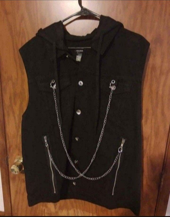 New With Tags Hot Topic Collision Black Denim Vest Hoodie With Chains Size 2XL