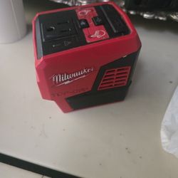 Milwaukee M18 Battery Power Inverter