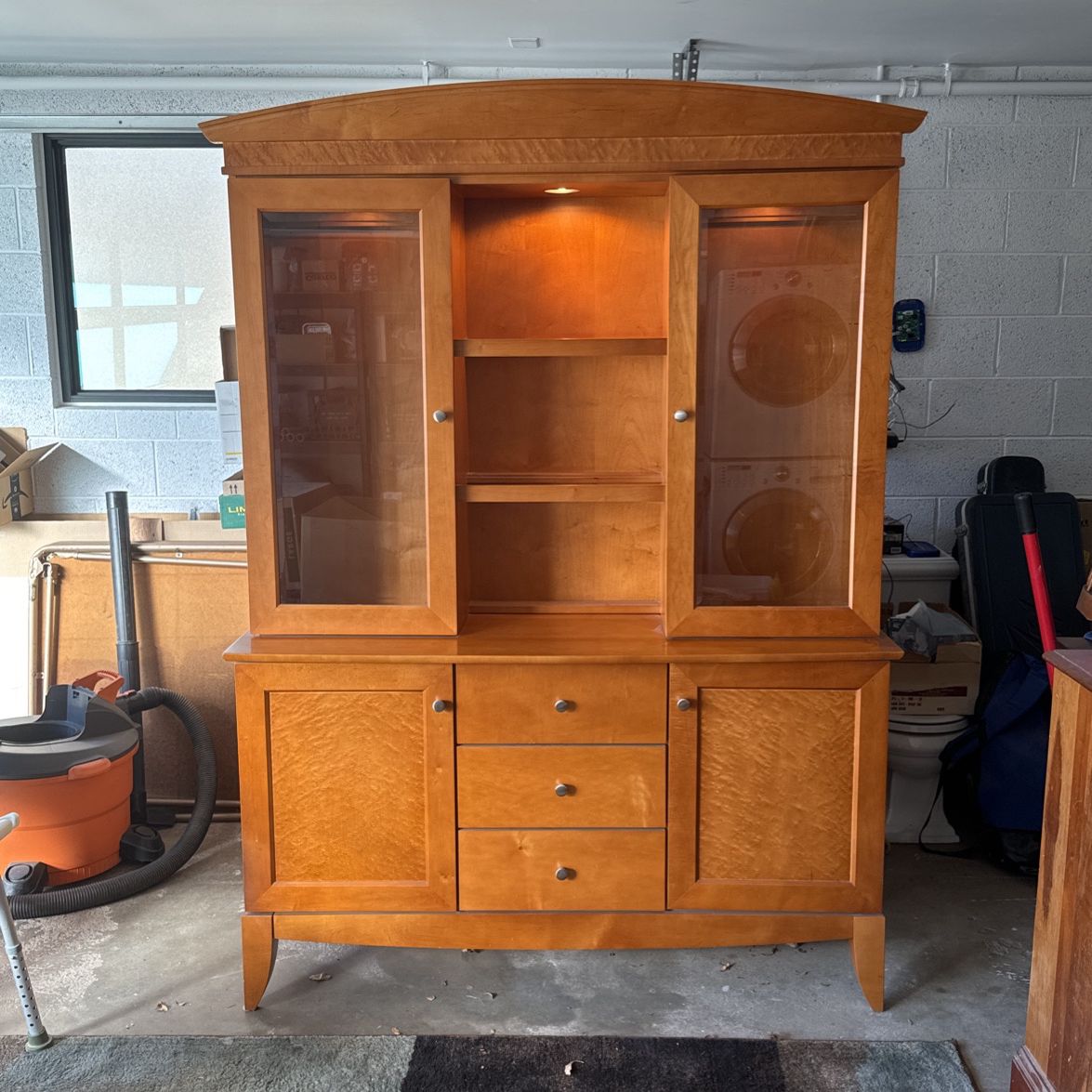 Woodley’s Fine Furniture Solid maple Dinning Room Hutch