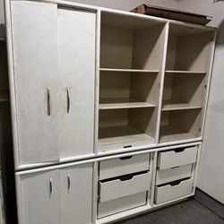 Wall cabinet