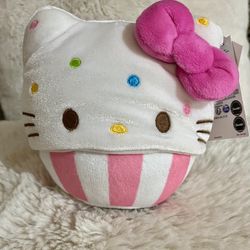 Hello Kitty, Sanrio, “Cupcake” New Plushy With Tag