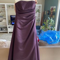 Davids Bridal- Size 10