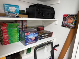 Pokemon Sealed (ONLY WHATS LISTED)