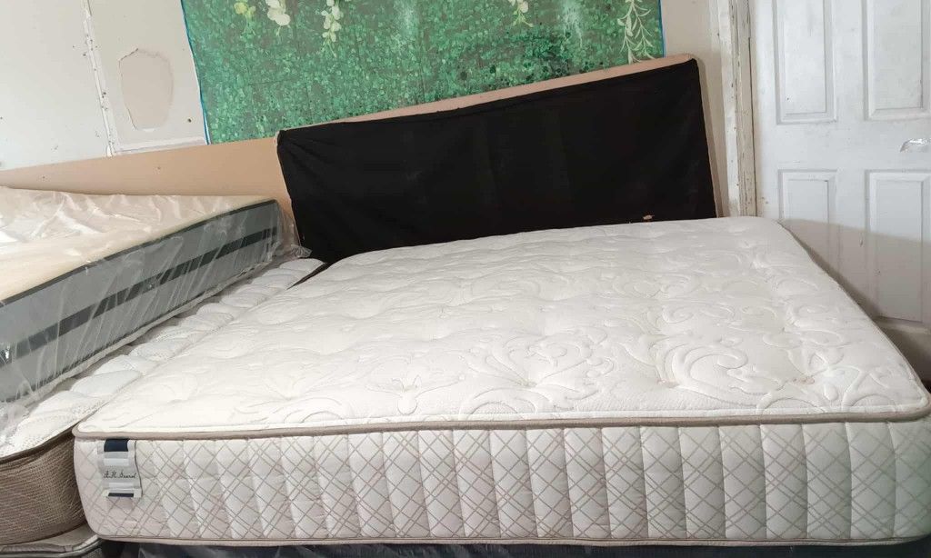 King Size Mattress (Colchón King Size)