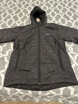 Brand new Patagonia Nano Puff Hooded Insulated Jacket Men's Black Small 