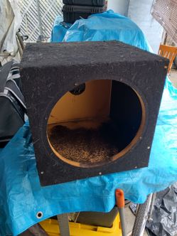 Sealed box for a 12"