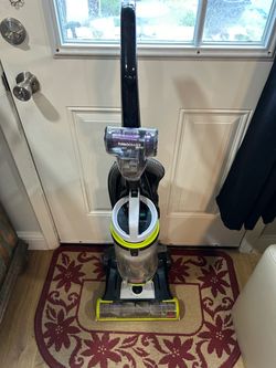 Bissell 2252 CleanView Swivel Upright Bagless Vacuum with Swivel