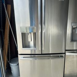 All features  GE Refr igerator Fr idge Yes it works