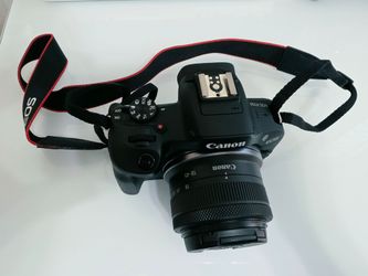Canon EOS R100