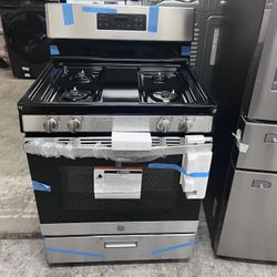 GE 30” GAS FREEZTANDING STOVE