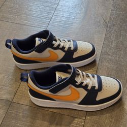 NIKE "Court Borough Low Recraft" Kids Shoes. Little Kid Size 2