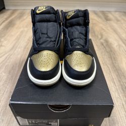 Air Jordan 1 Retro High OG Black Metallic Gold (PS) Size 11C