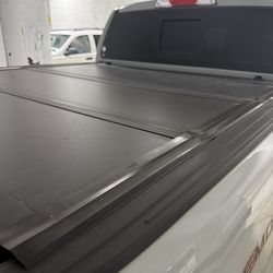 Leer tonneau cover