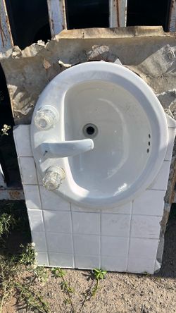 Free bathroom sink
