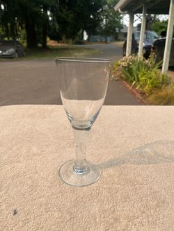 Clear Glass Stemmed Wine Glass