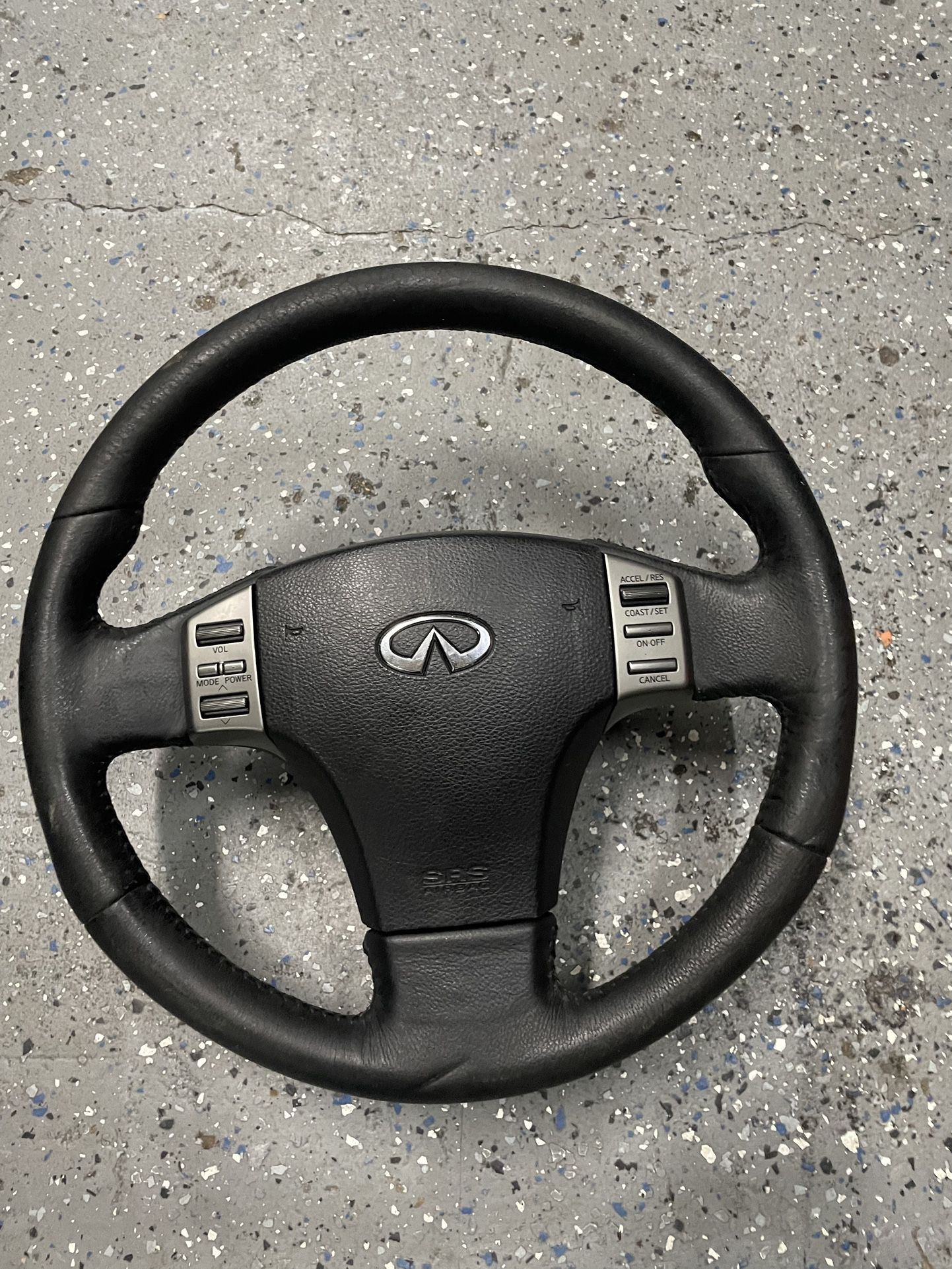 G35 Steering Wheel