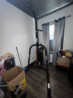 Everlast Stand With Boxing Bag 