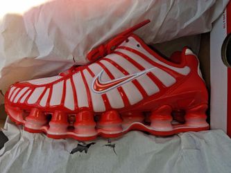 NIKE SHOX SIZE 5 YOUTH