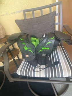 Schutt Y-Flex Youth Football Shoulder Pads - Size Large (14"-15" / 32"-34") Black/Neon Green