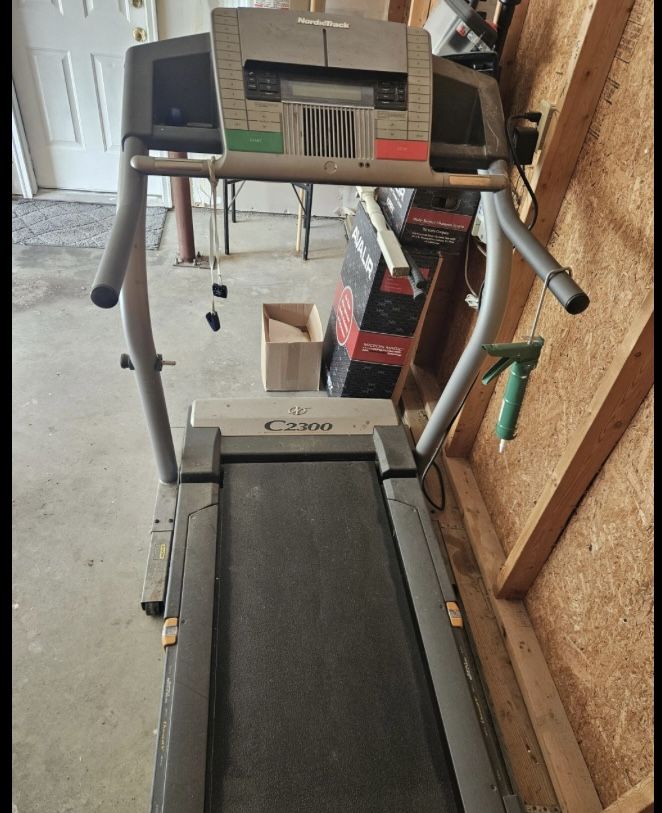 NordicTrack C3200 Treadmill