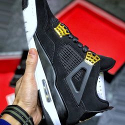 Jordan 4 Royalty 6